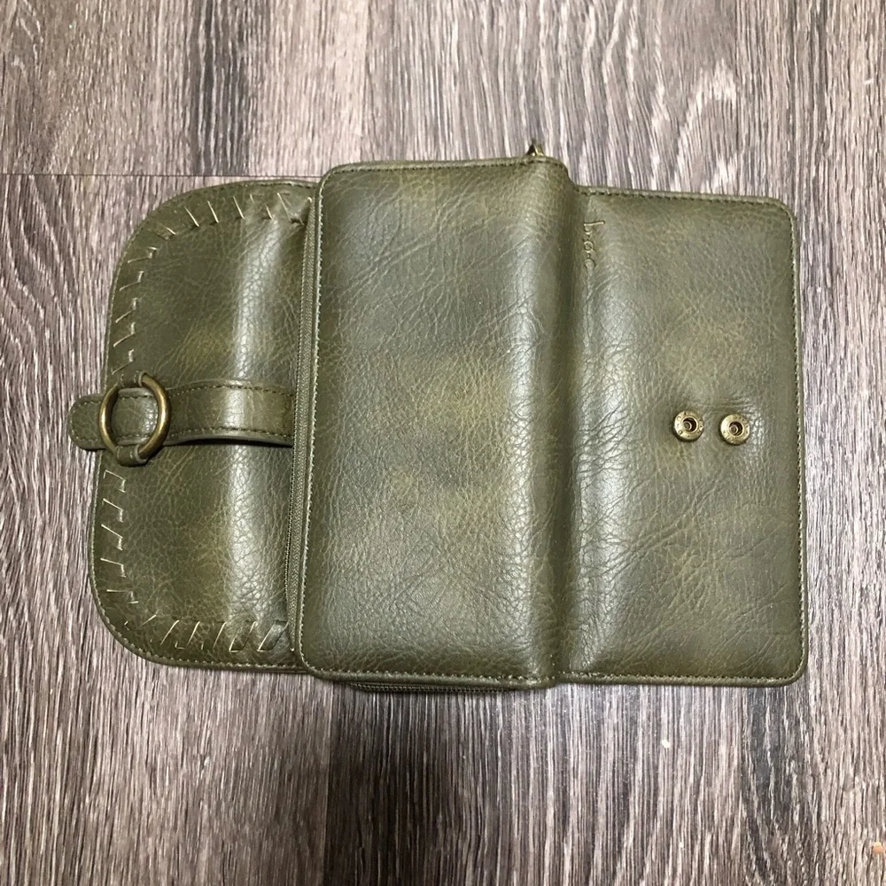 b.o.c. Born Concept OliveGreen Vegan Leather Whipstitch Trifold Organizer Wallet